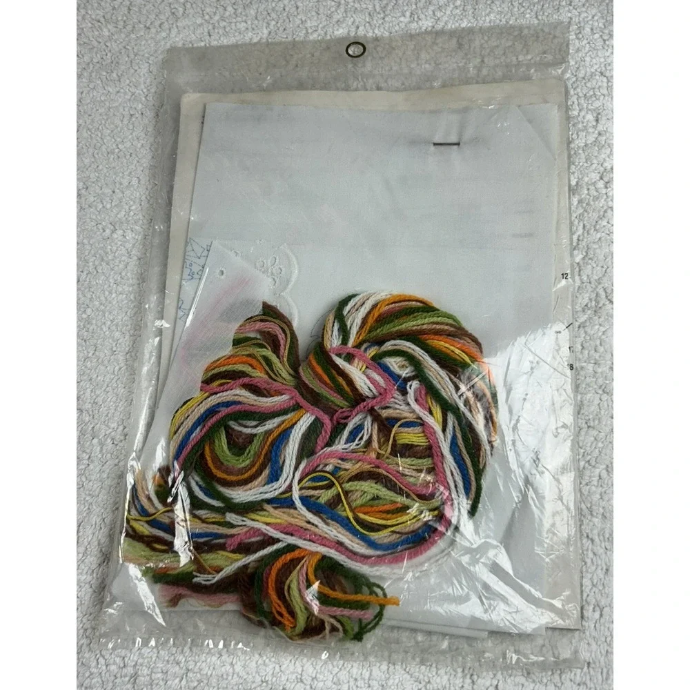 NOS Bucilla Needlecraft Kit #3524 